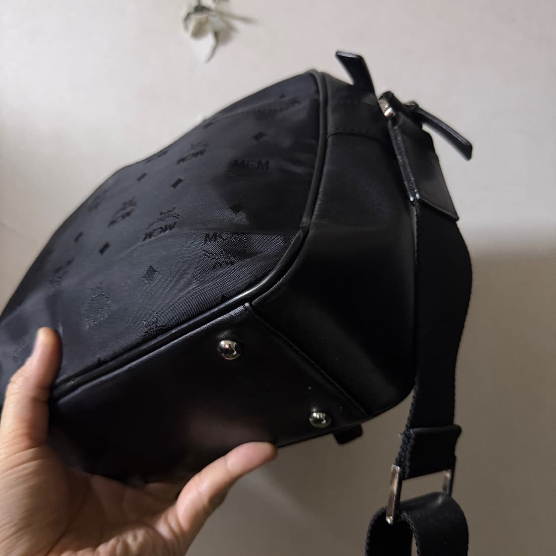 MCM 남성 투포켓 크로스백 상품이미지4