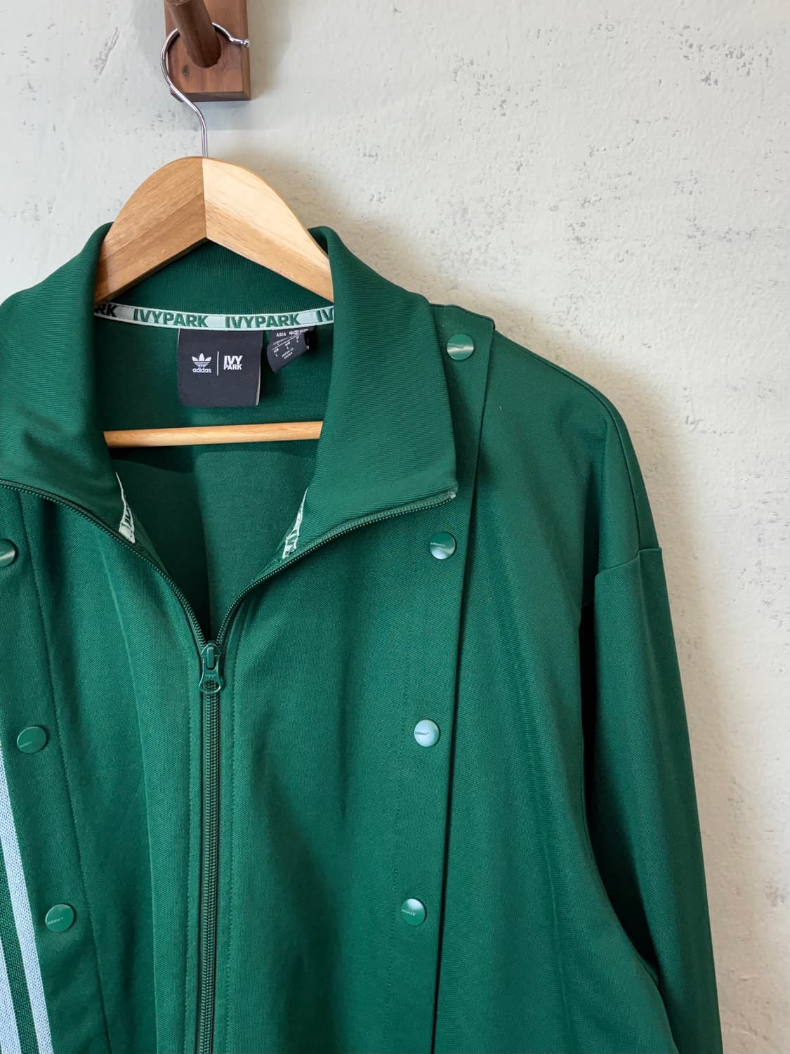 아디다스 X IVY PARK 한정 버튼 트랙탑 져지 상품이미지8