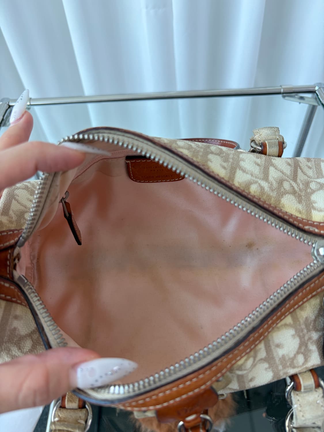 디올 로맨틱 트로터 하트 참 숄더백 상품이미지6