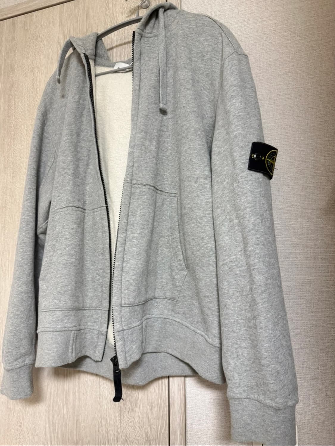 스톤아일랜드 후드집업 상품이미지1