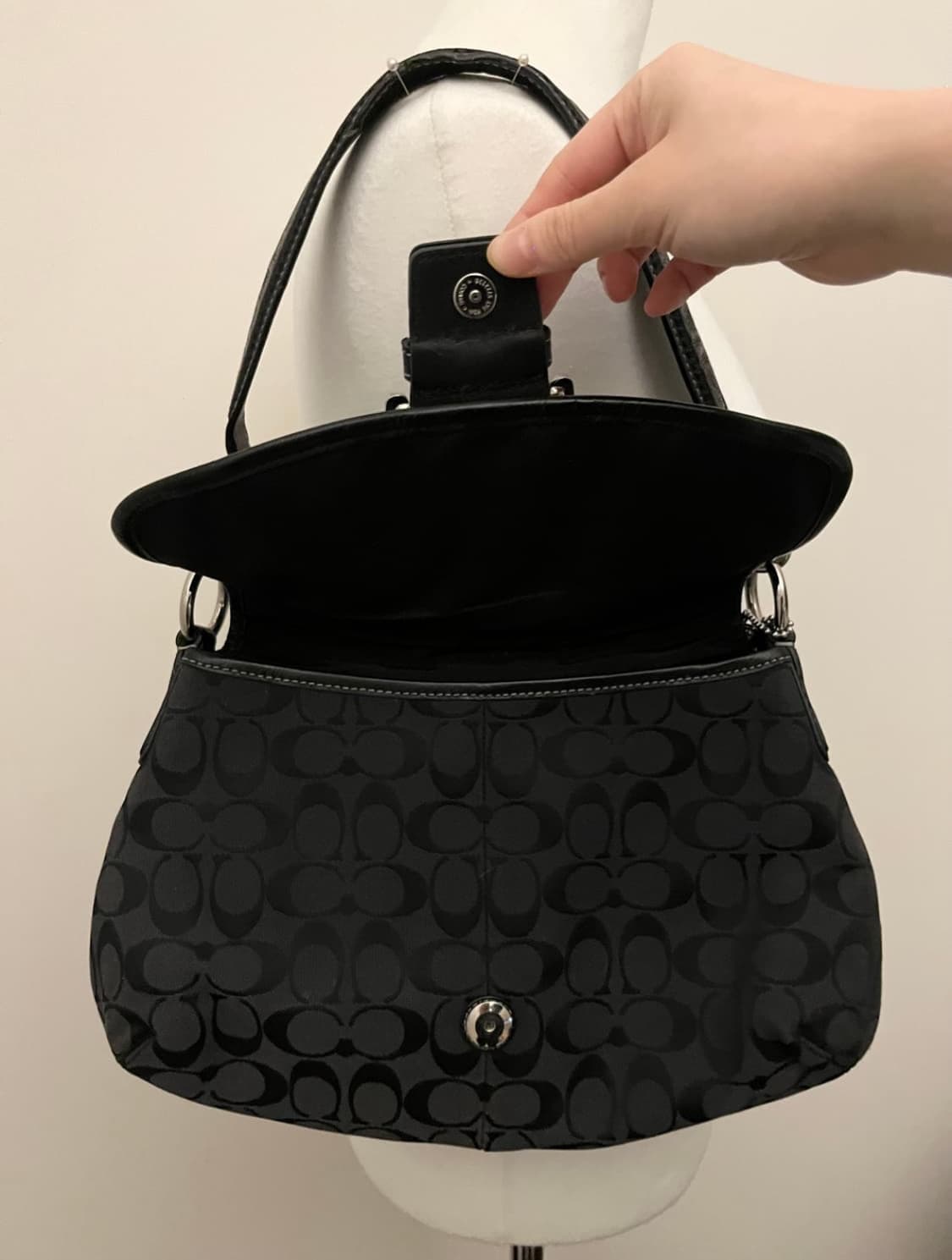 Coach All Black Basic Shoulder Bag 상품이미지5