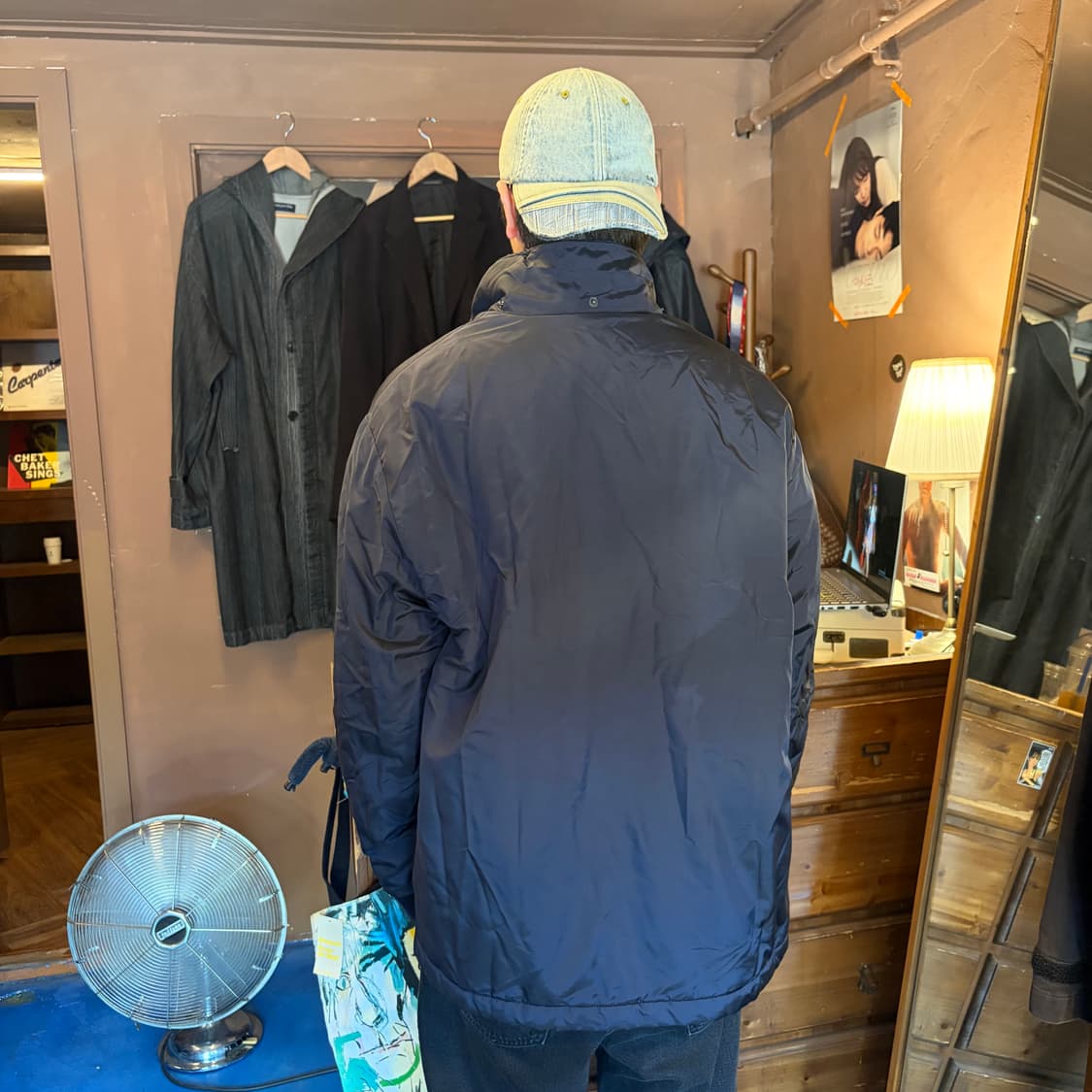VERSACE JEANS 네이비 나일론 투웨이 패디드 자켓 상품이미지4