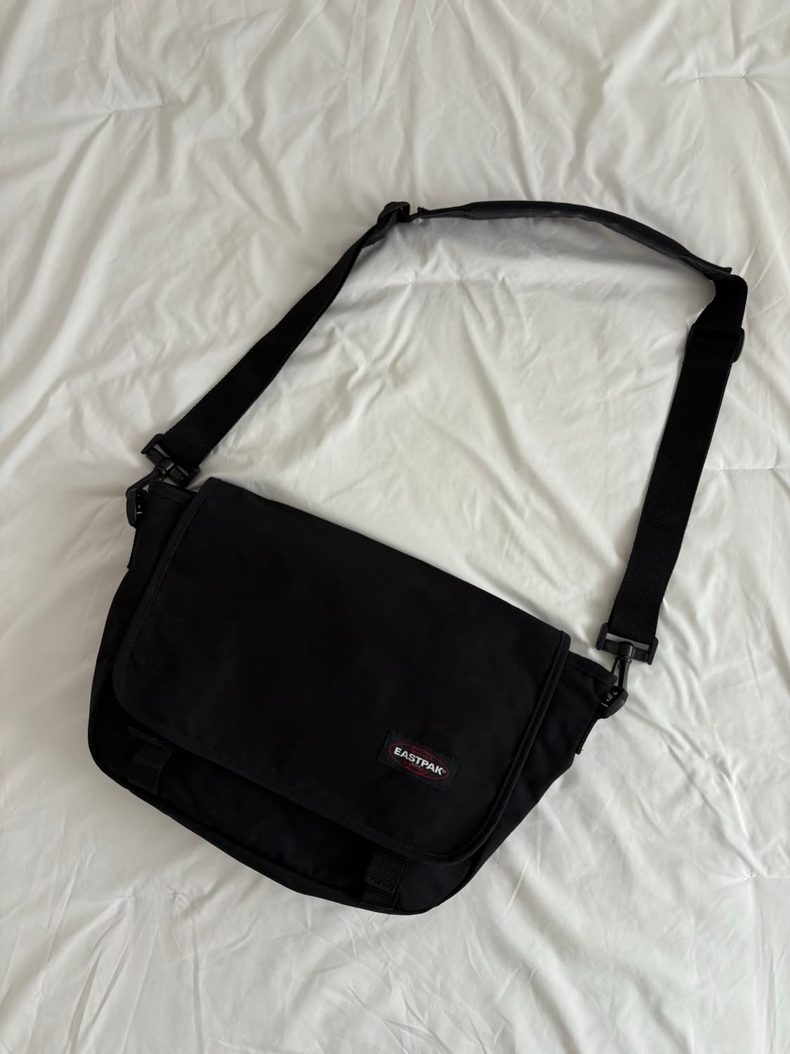 EASTPAK cross bag 이스트팩 크로스백 상품이미지2
