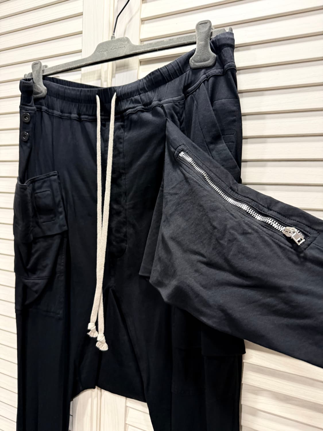 릭오웬스 2018 더블버튼 앞포켓 배기 조거 팬츠  상품이미지4