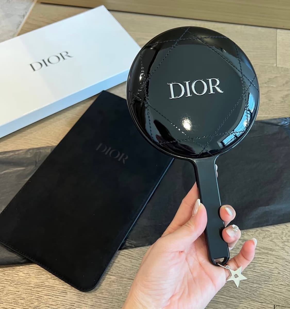 디올뷰티 블랙 핸드미러 손거울  상품이미지1