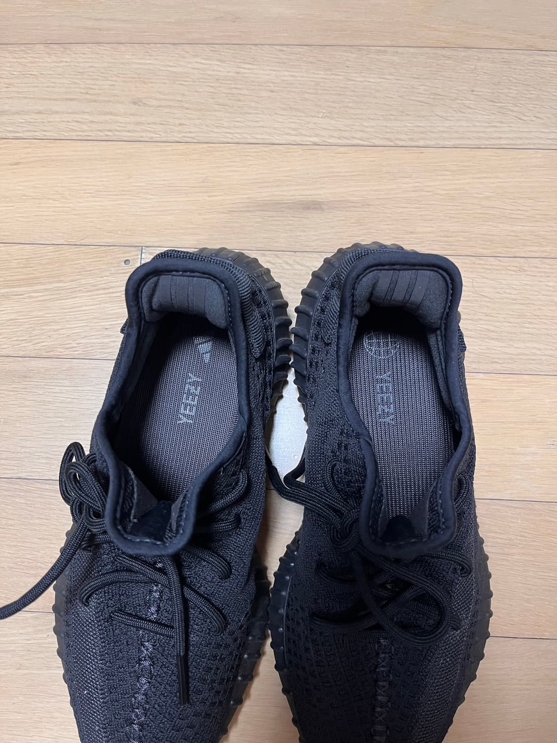 이지부스트 350 v2 오닉스 상품이미지5