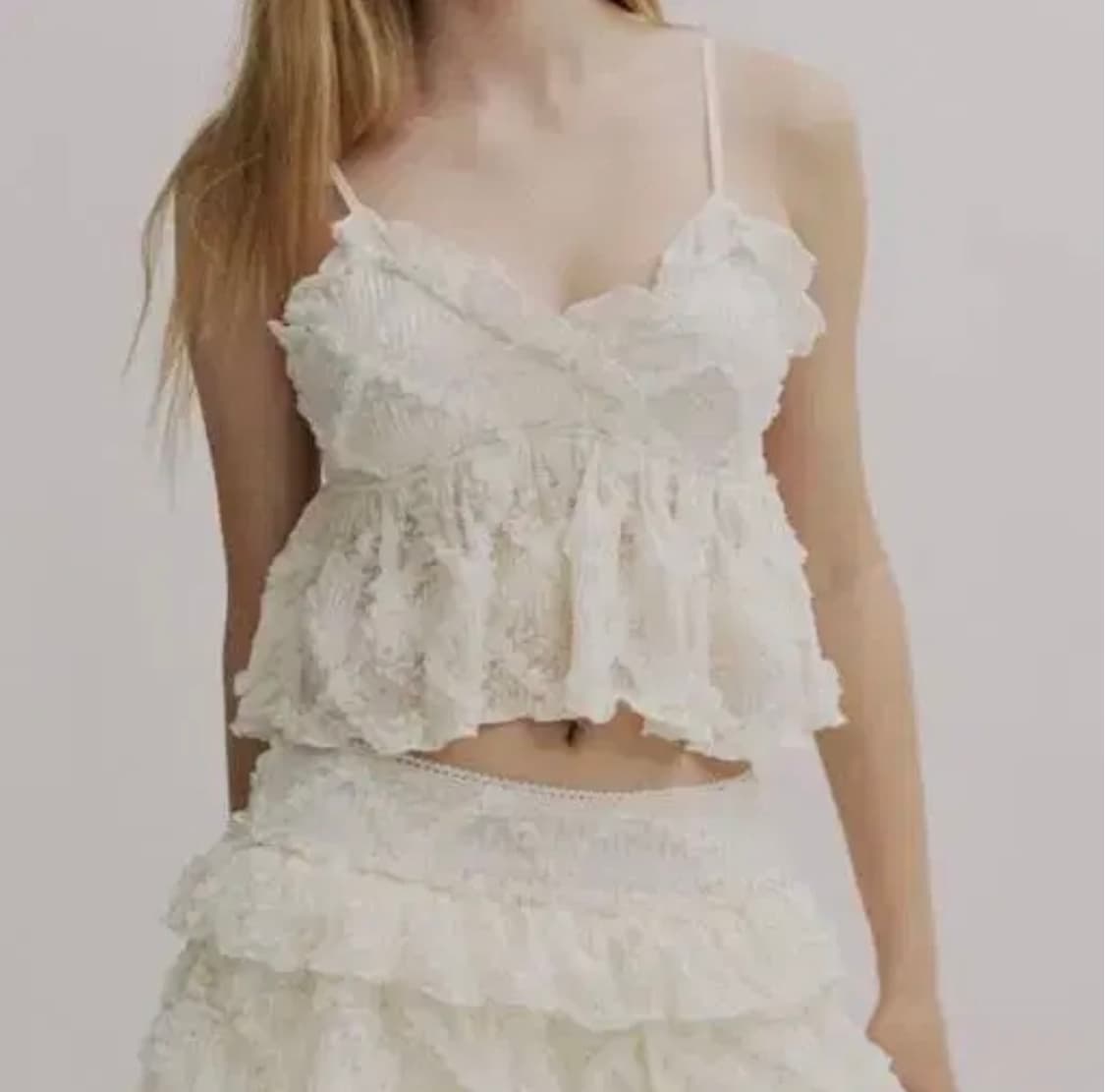 쓰리타임즈 로지탑 아이보리 상품이미지1