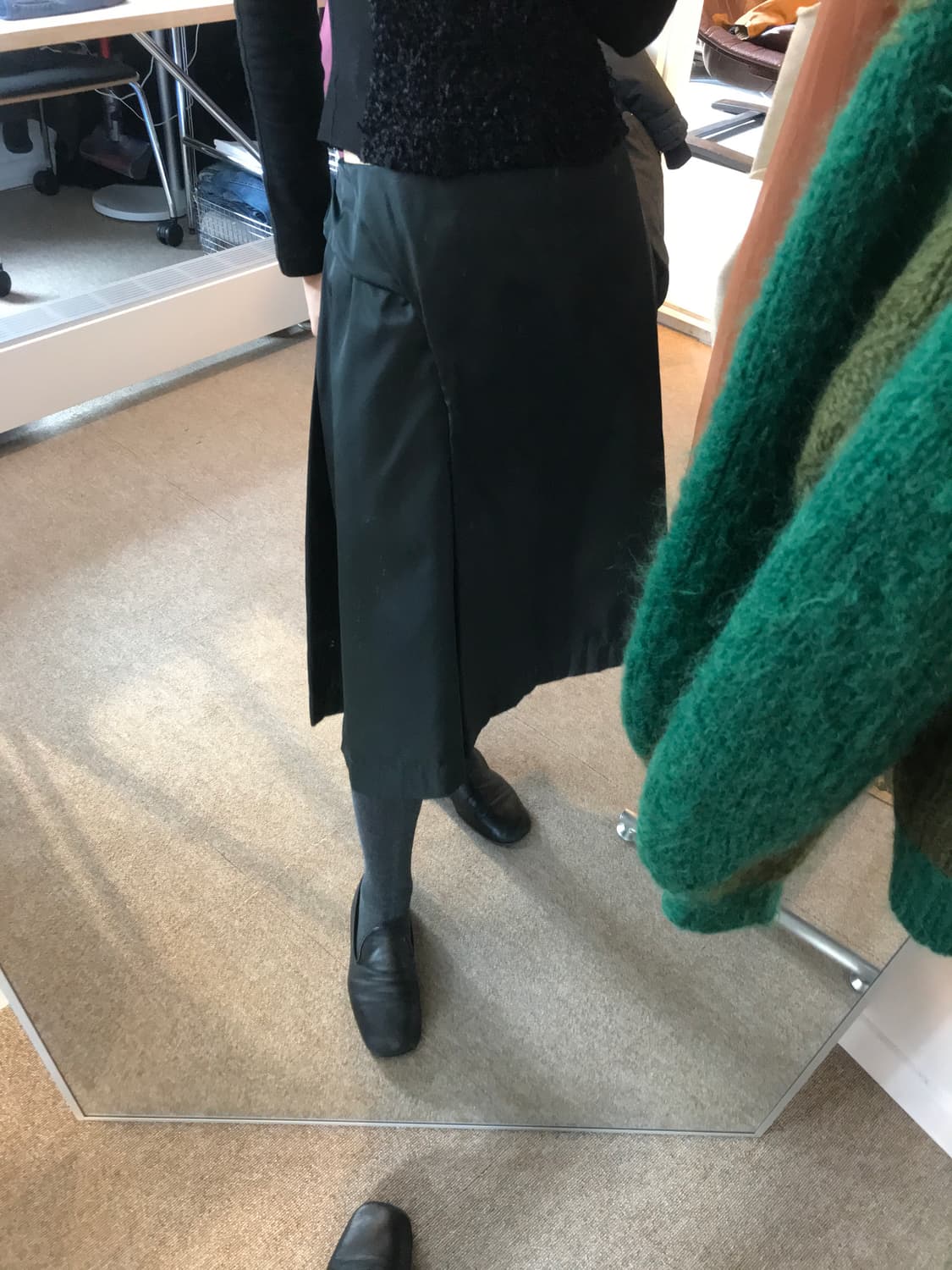 black nylon skirt 상품이미지5