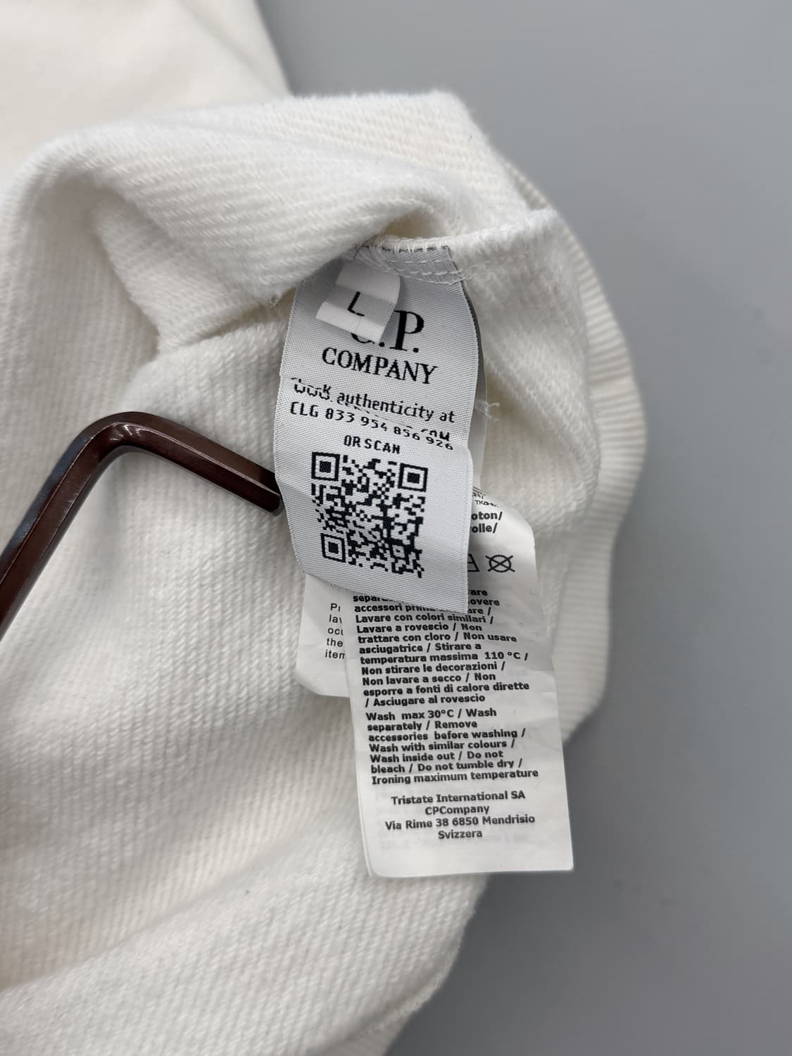 CP컴퍼니 루즈핏 렌즈와펜 화이트 스웻셔츠 상품이미지8