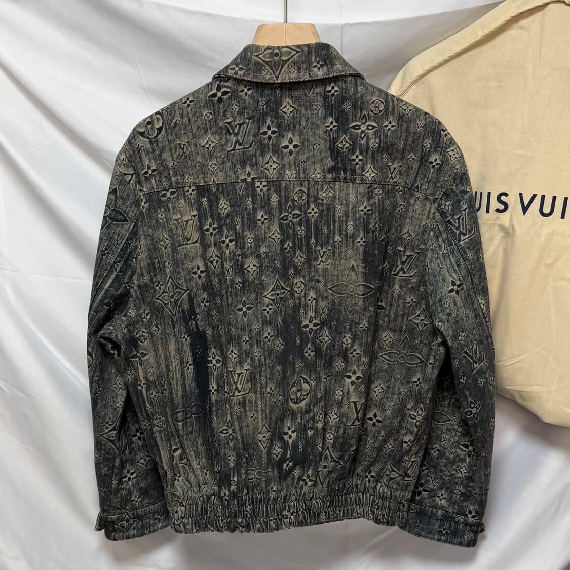 [S+급/48] 루이비통 테일러드 모노그램 데님 집업 자켓 상품이미지4