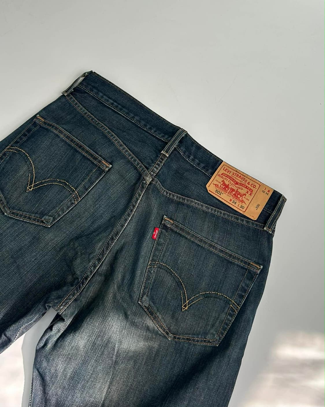 [34/30] 리바이스 501 워싱 스트레이트 데님 진 팬츠 상품이미지1