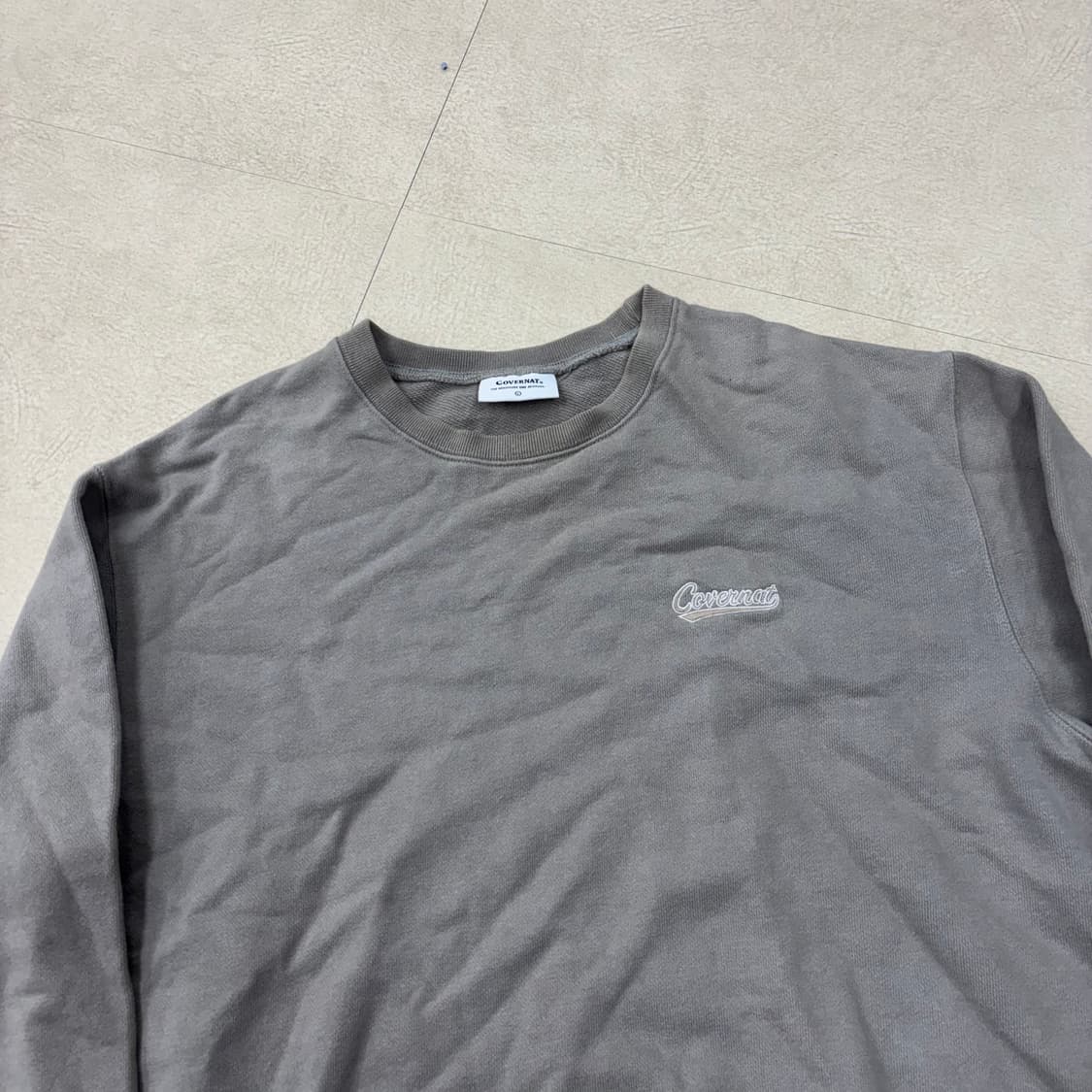 커버낫 그레이 스몰로고 맨투맨 상품이미지2
