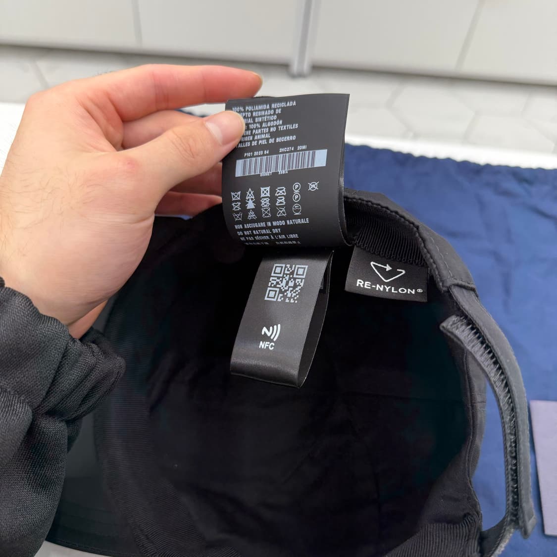 [L] 프라다 리나일론 볼캡 블랙 상품이미지4