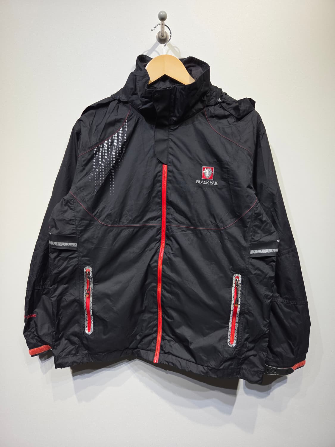 블랙야크(BLACK YAK) 테크니컬 바람막이 자켓 상품이미지2