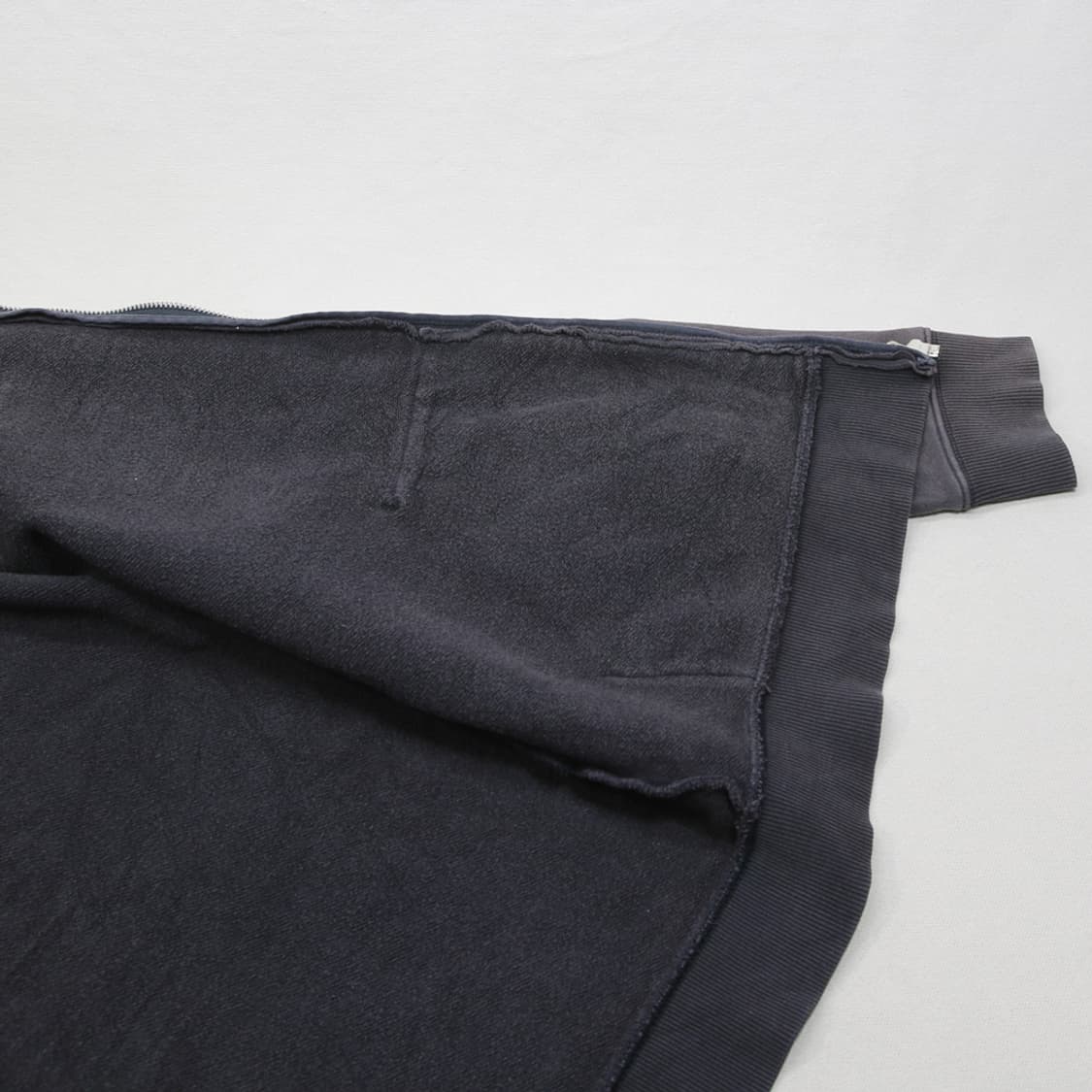 (착용컷) T&C SURF DESIGNS 프린팅 후드 집업 (남성용 M) 상품이미지8