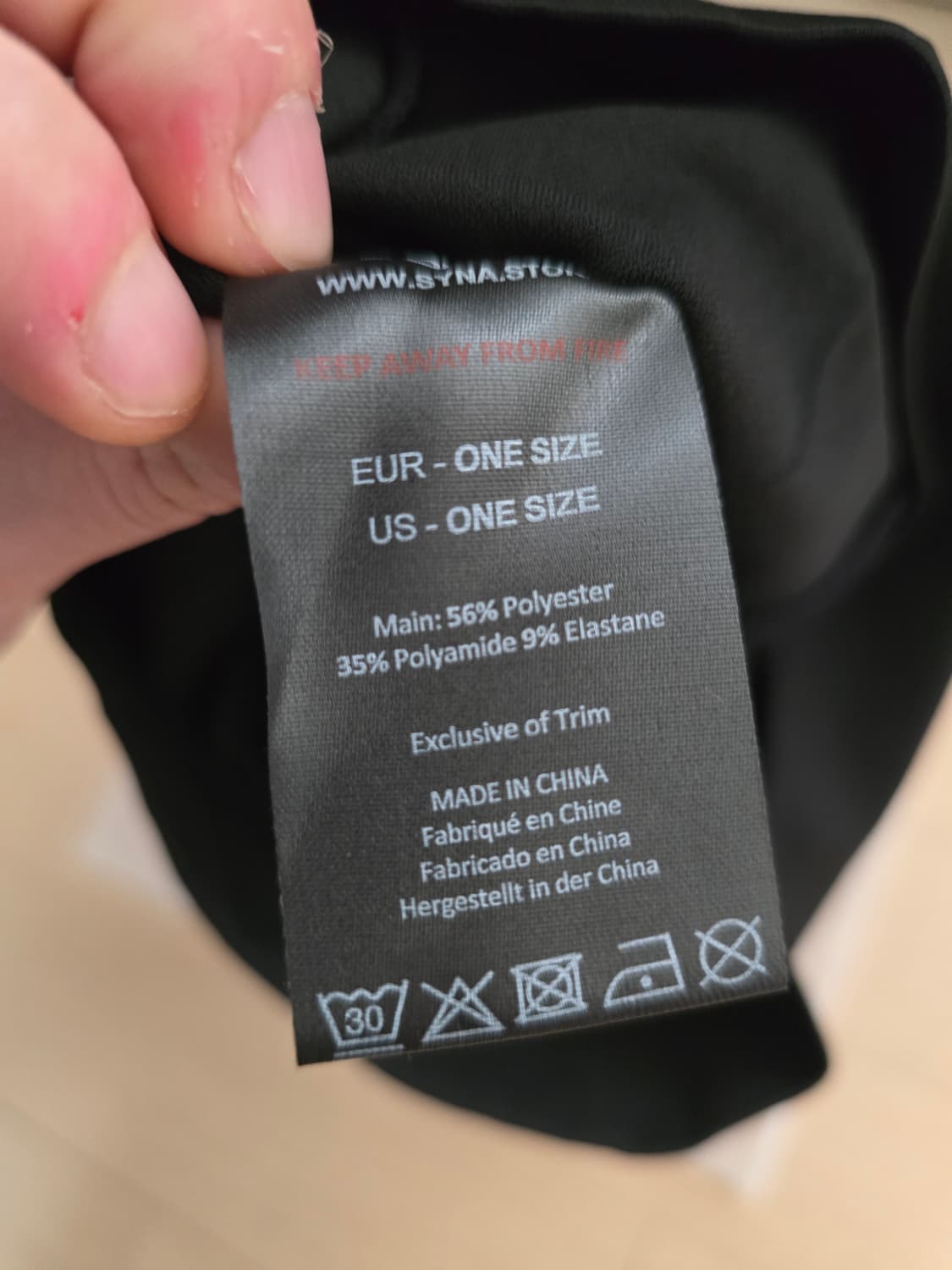 SYNA synaworld 시나월드 심리스 사이드 로고 스컬 블랙 상품이미지5