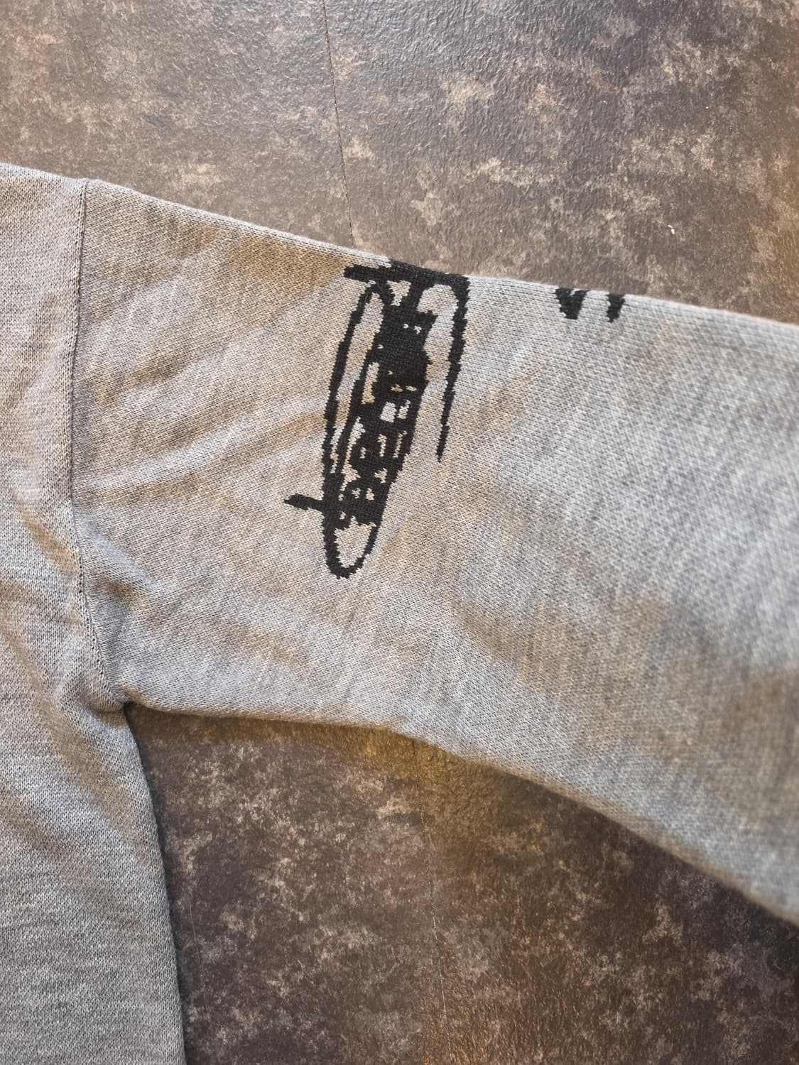 배드인배드(BADINBAD) 스크라이브 로고 니트 -L 상품이미지4