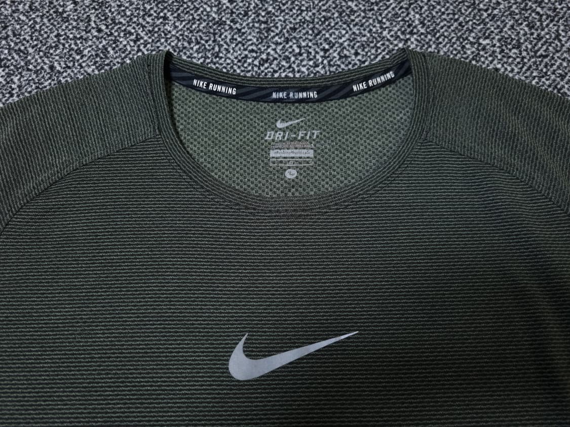 [무료배송][100]나이키 남성용 드라이핏 에어로리엑트 반팔티 상품이미지5