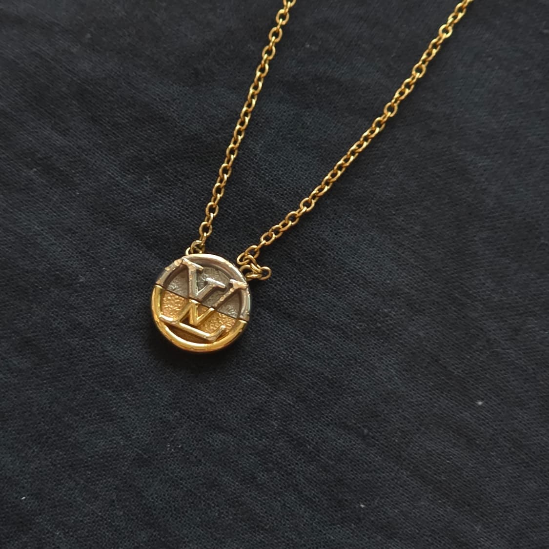 루이비통 콜리에 LV(L to V 엘투브이) 목걸이 상품이미지3