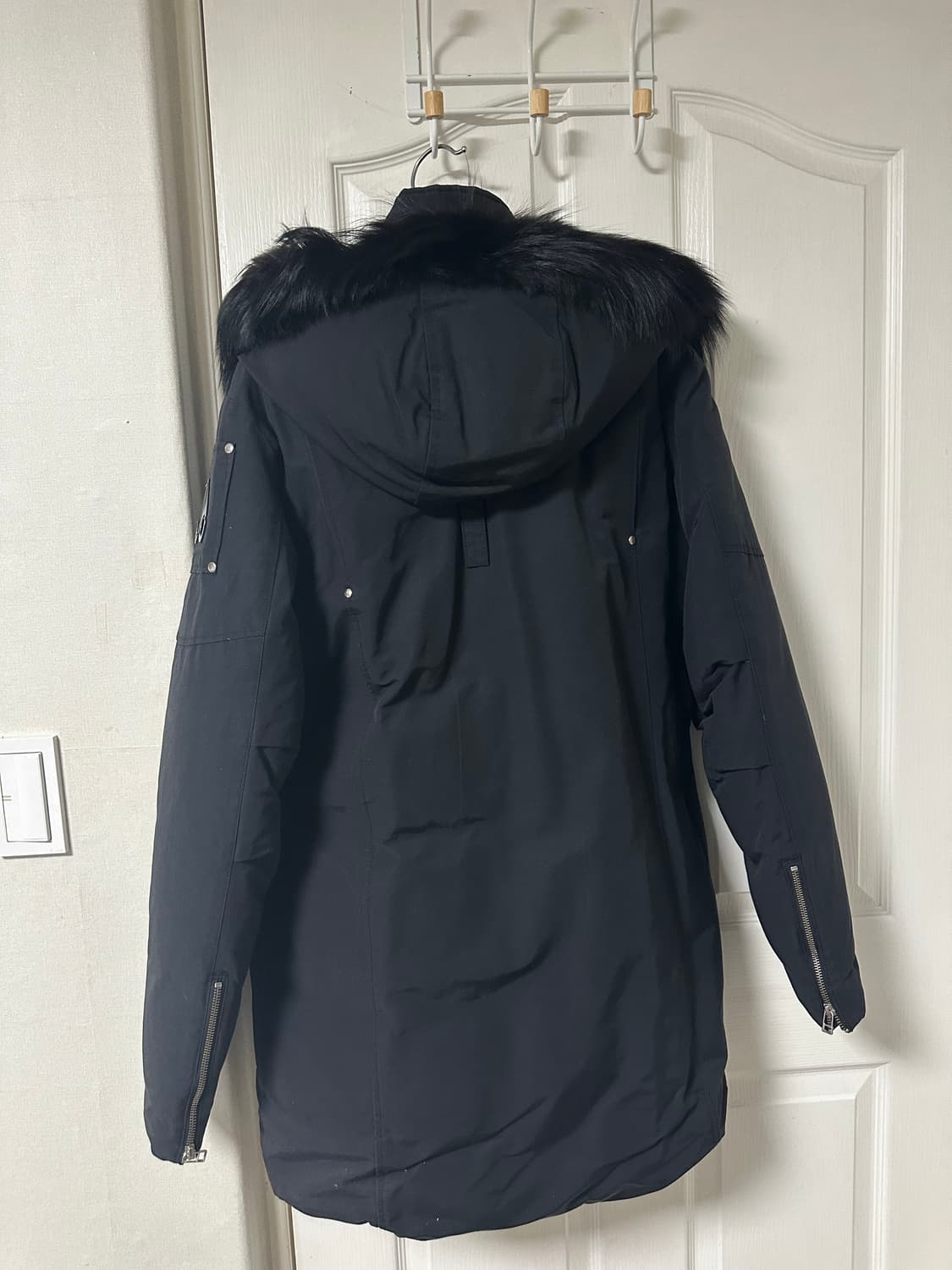 무스너클 스틸링 블랙 폭스퍼 구스다운 롱패딩 사이즈M(100-105) 상품이미지2