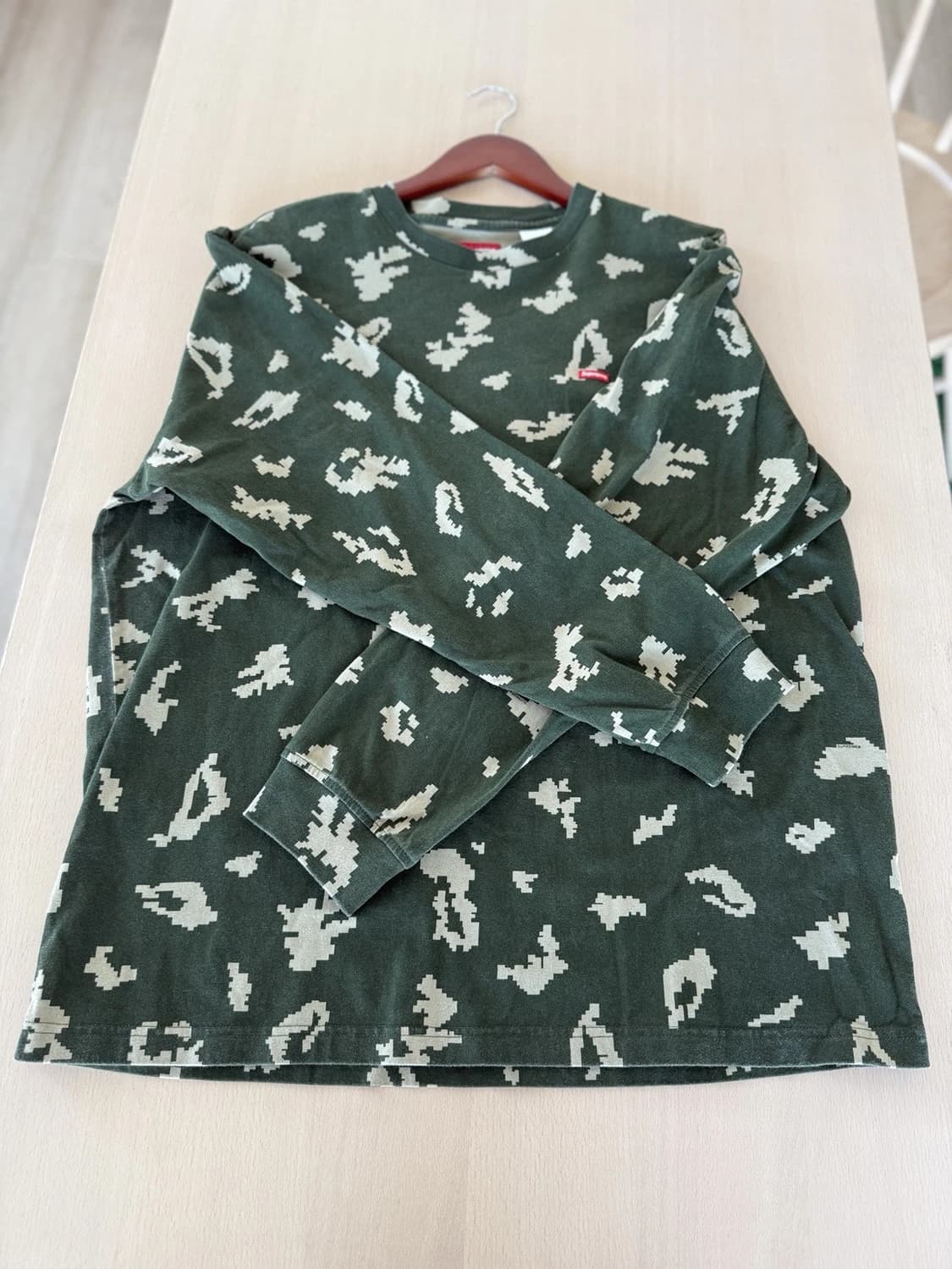 FW21 슈프림 러시안 카모 스몰 박스 로고 롱슬리브 티셔츠 올리브 L 상품이미지4