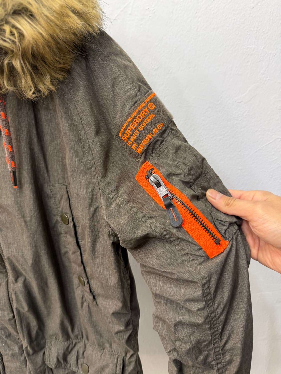 정품) 슈퍼드라이 여성패딩 S 상품이미지5