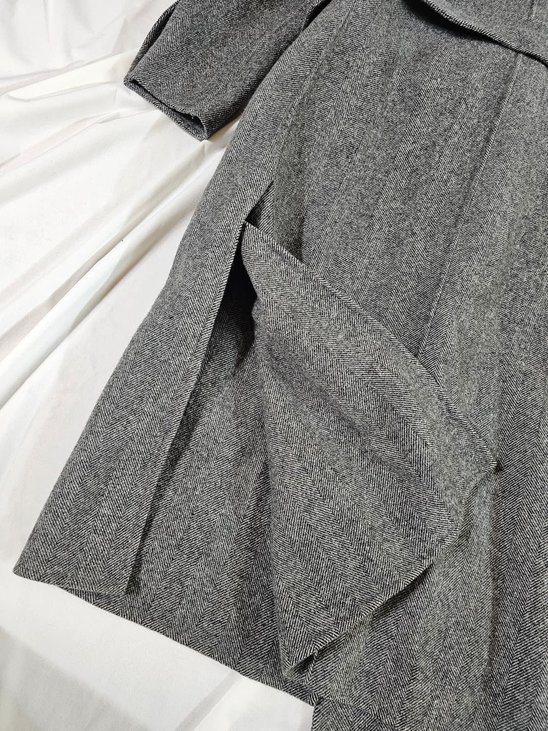 모어댄예스터데이 클래식 헤링본 핸드메이드 롱코트 상품이미지10