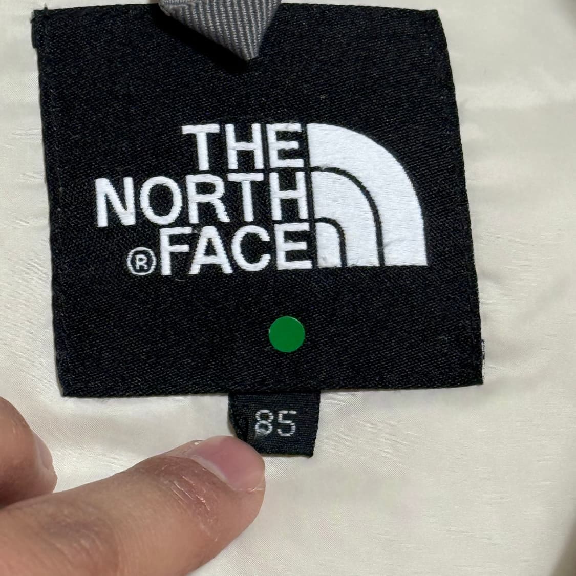 The North Face 눕시 600 화이트 패딩 상품이미지3