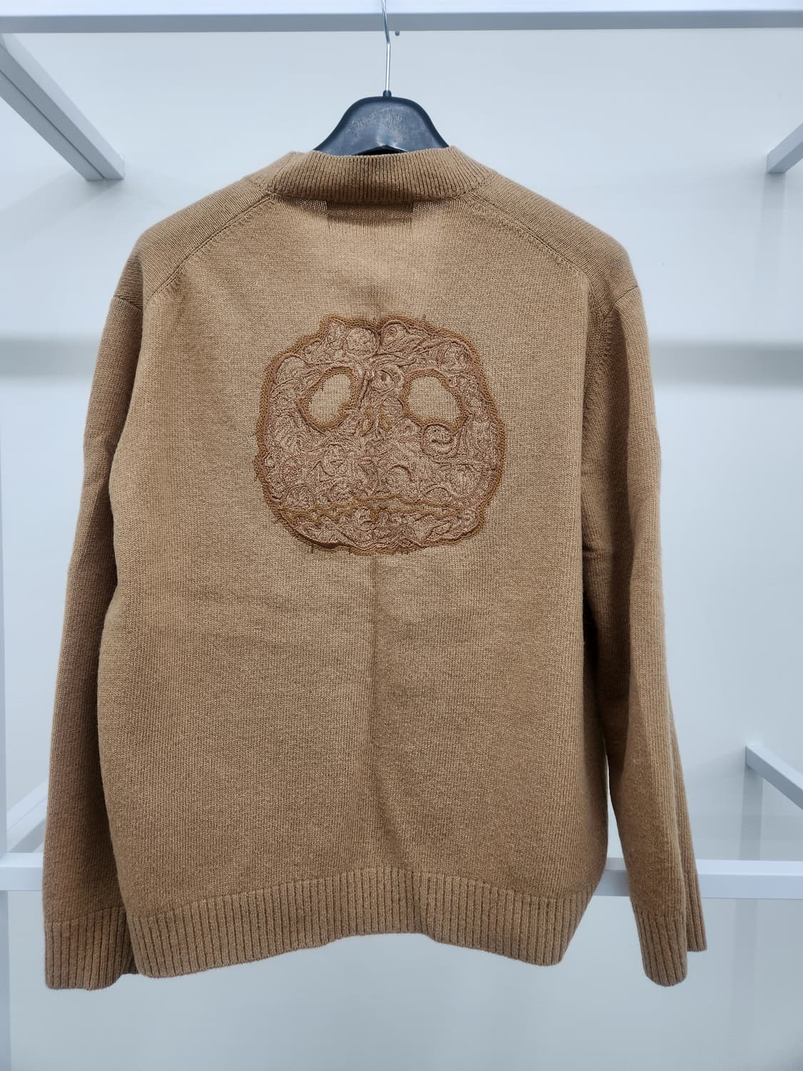 송지옴 팀버튼 자수 가디건 상품이미지2