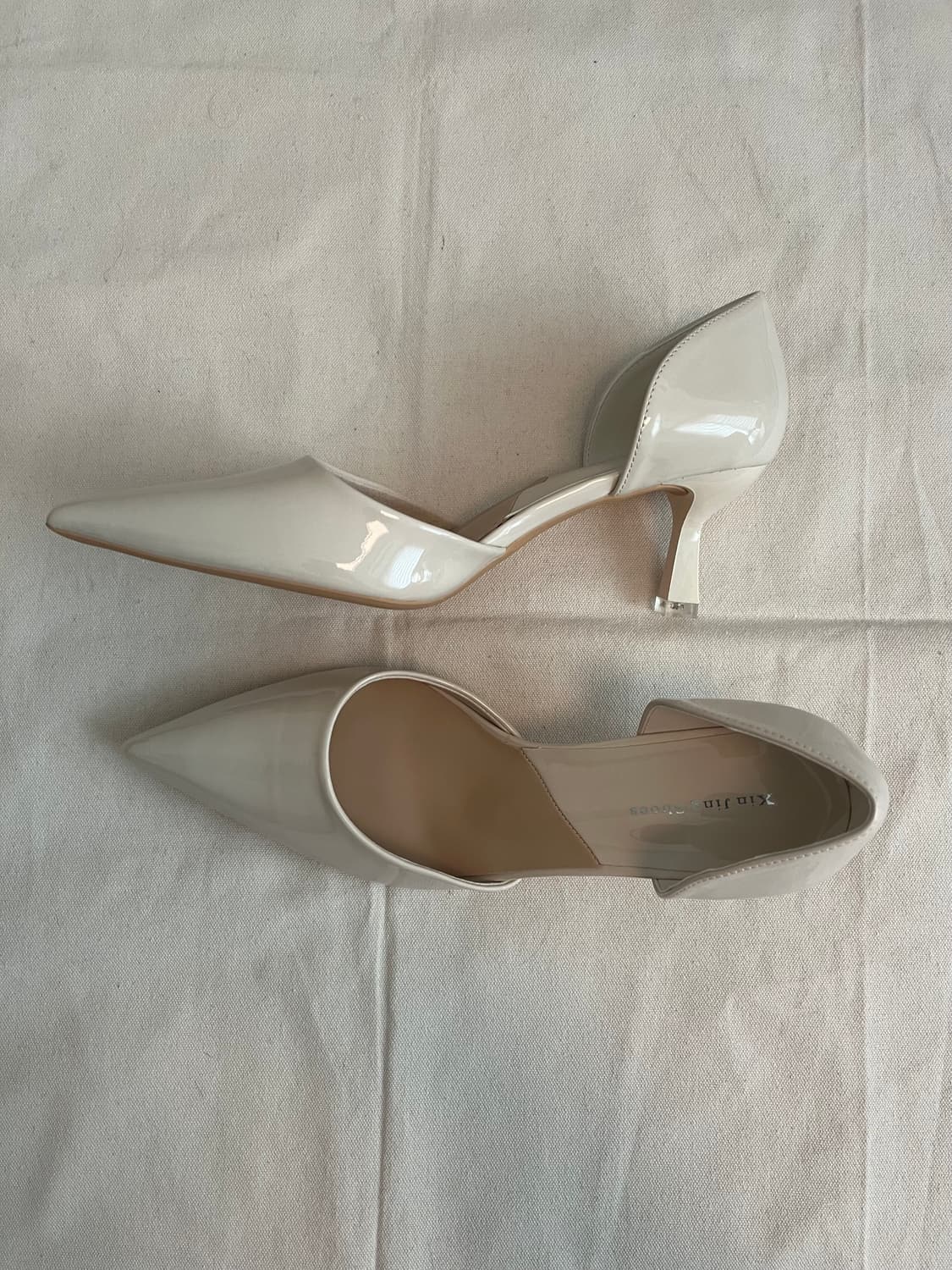 white stiletto heels 상품이미지1