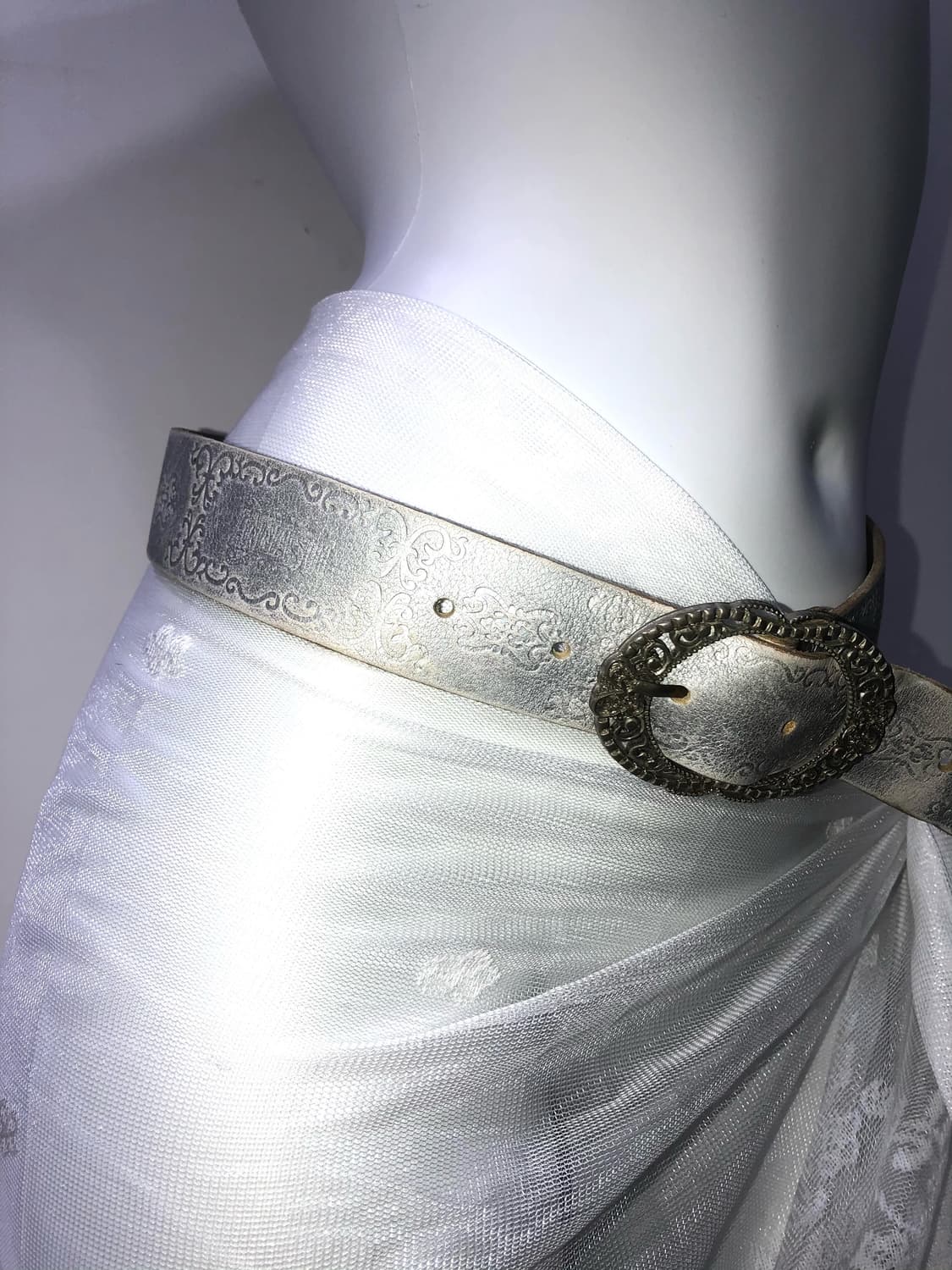 ANNA SUI silver logo embossed belt 상품이미지3