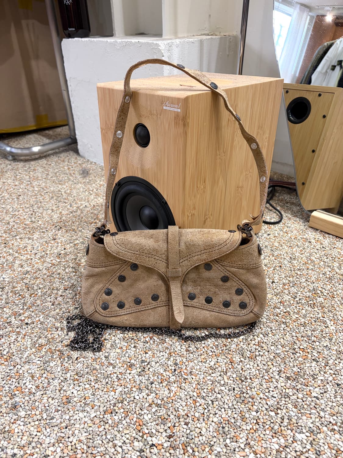 캘빈 클라인 빈티지 스웨이드 숄더 체인백 상품이미지1