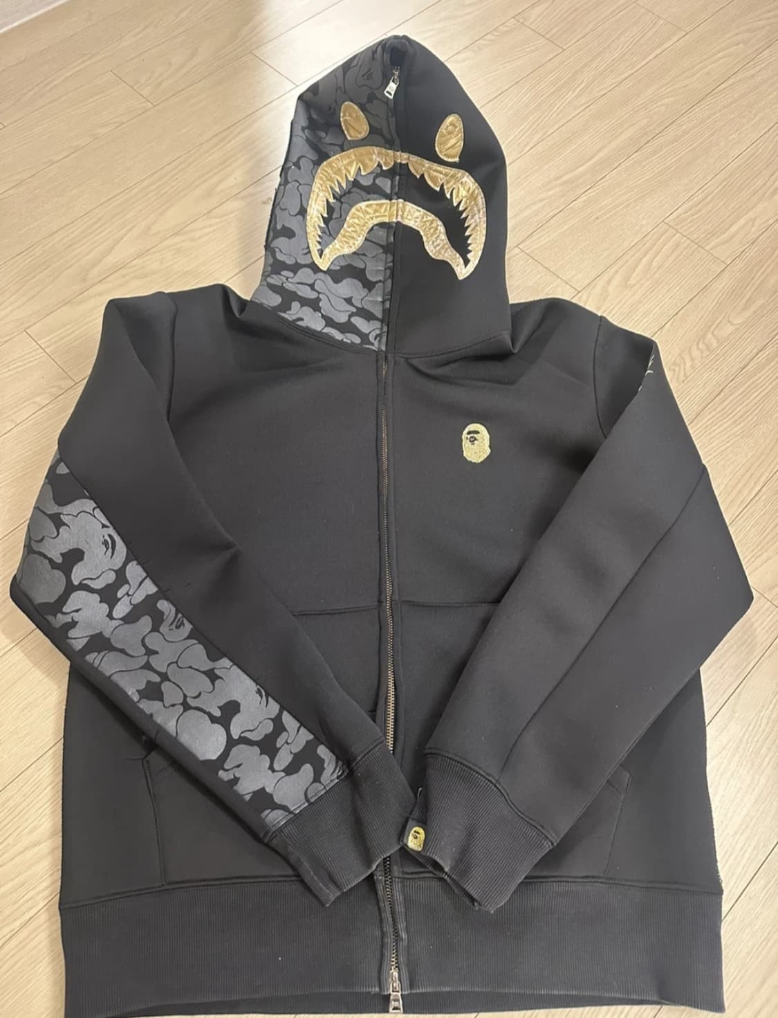 베이프 x 트래비스 스캇 샤크 후드집업 상품이미지1