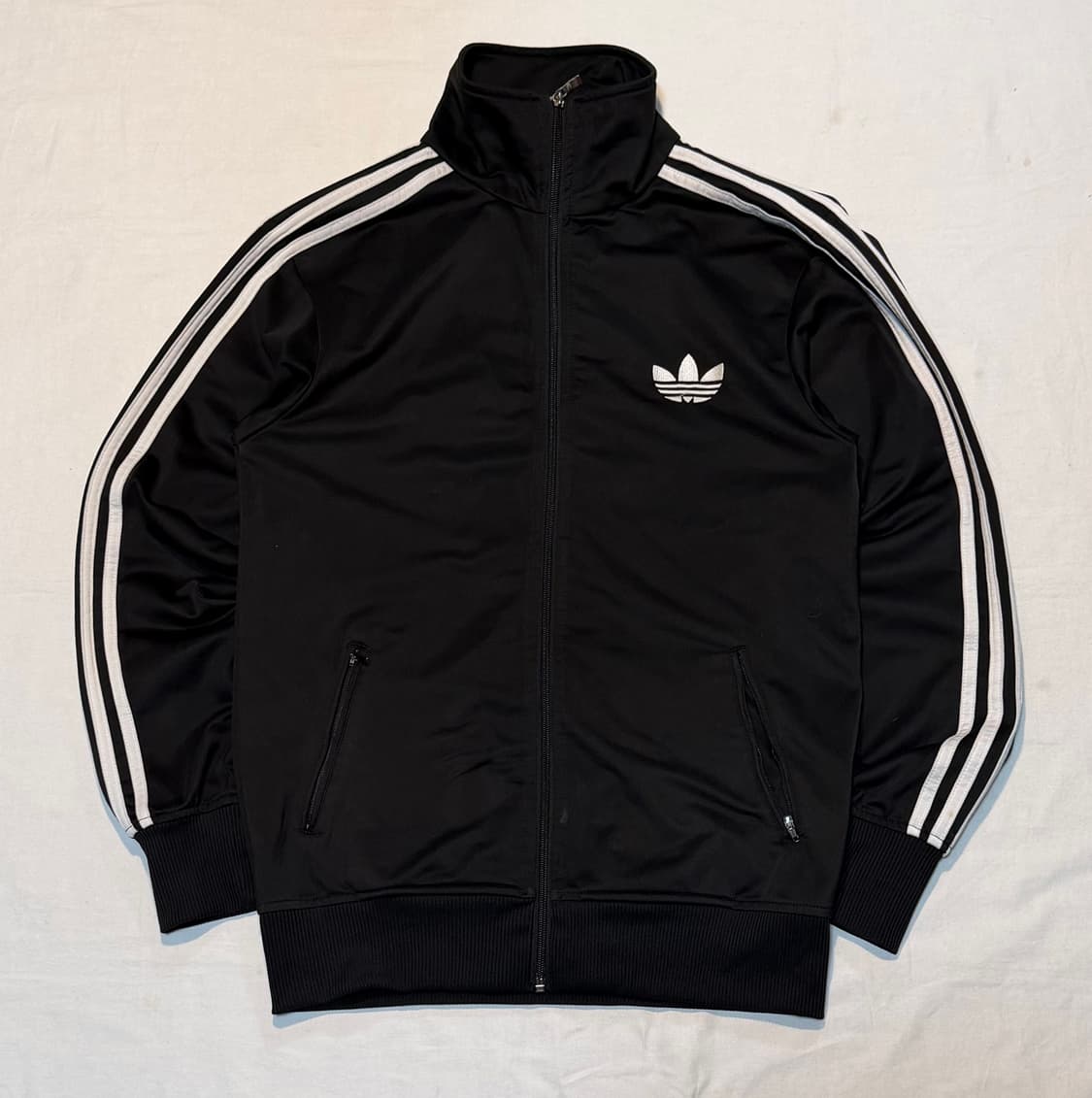 나우아임영 착용) 아디다스 구유로파 져지 블랙 상품이미지2