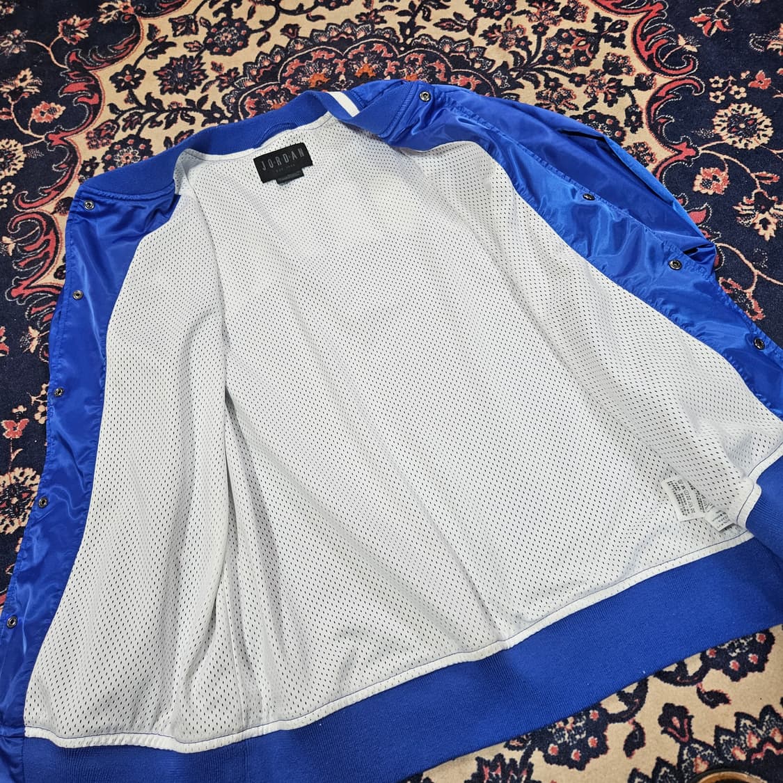 조던(JORDAN) x 40Acres 사틴 유광 로얄블루 자켓 상품이미지9