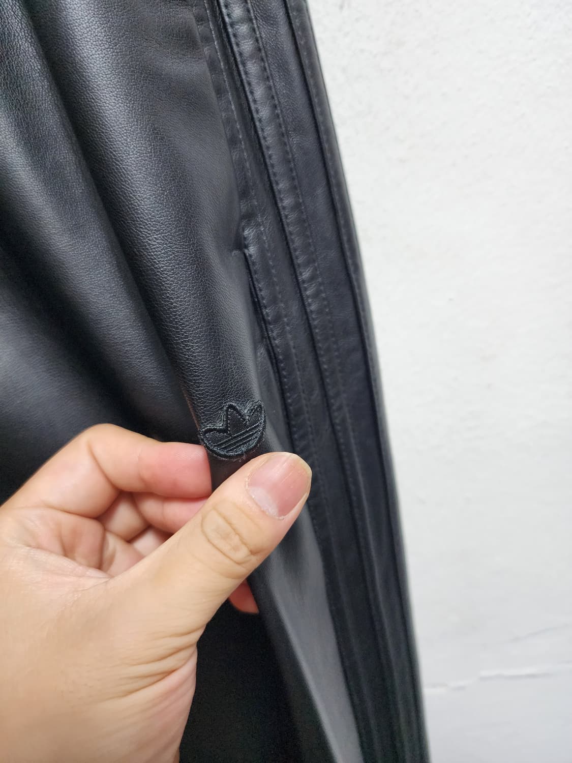 아디다스 가죽 삼선 팬츠 상품이미지3