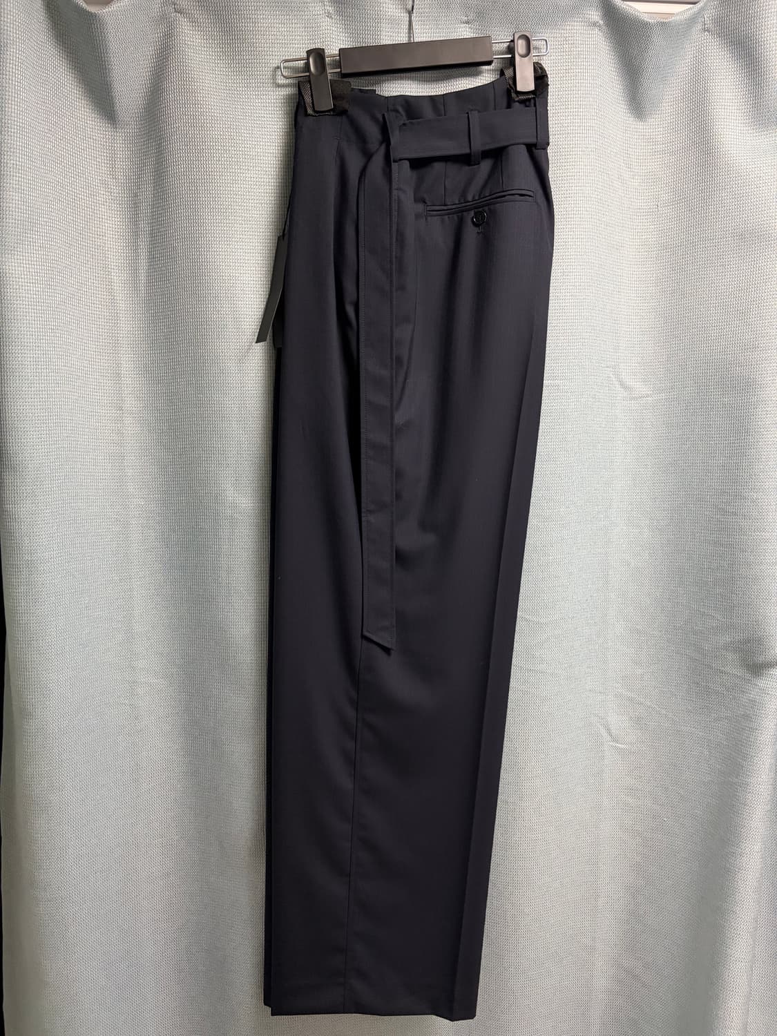 노이어 벨티드 슬랙스 네이비 스트라이프 48 상품이미지3