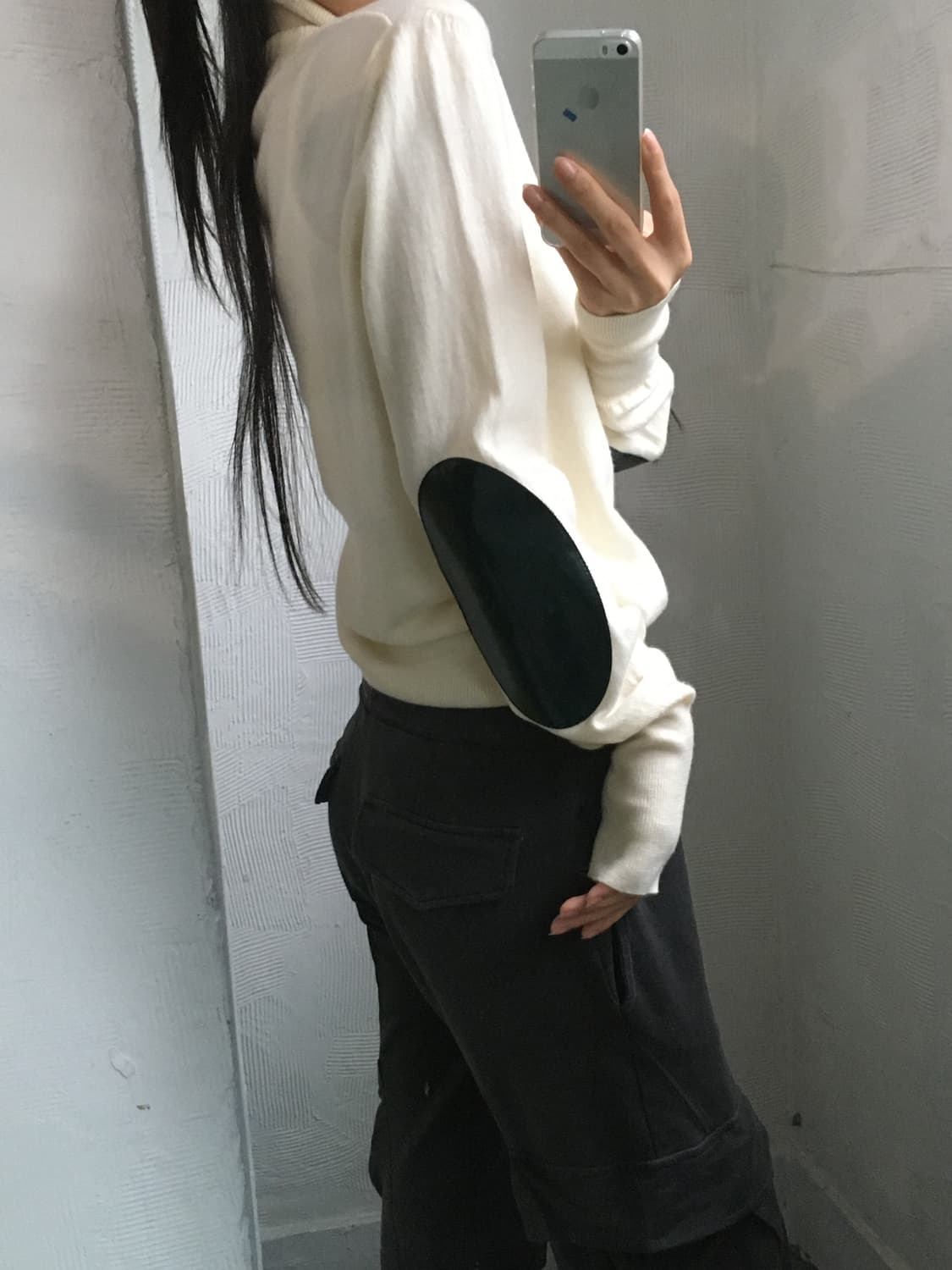 MM6 메종 마르지엘라 아이보리 엘보우 패치 터틀넥 니트 상품이미지1