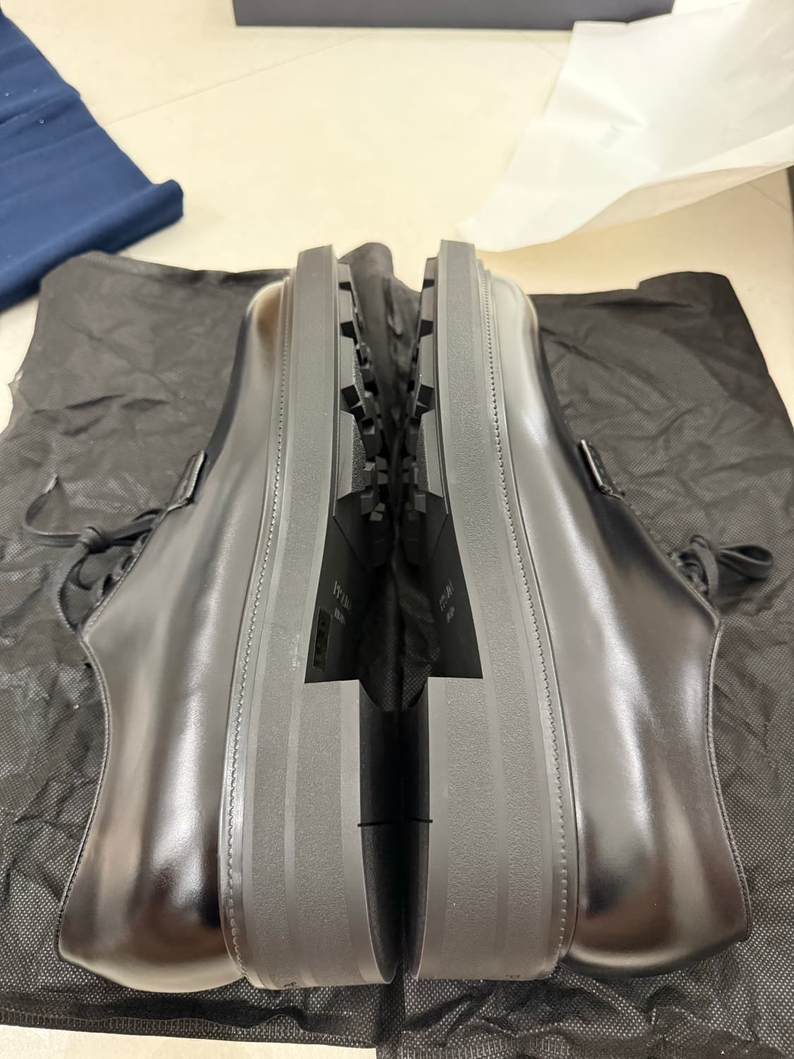 (새제품) PRADA 프라다 브러쉬드 가죽 더비 슈즈 상품이미지5