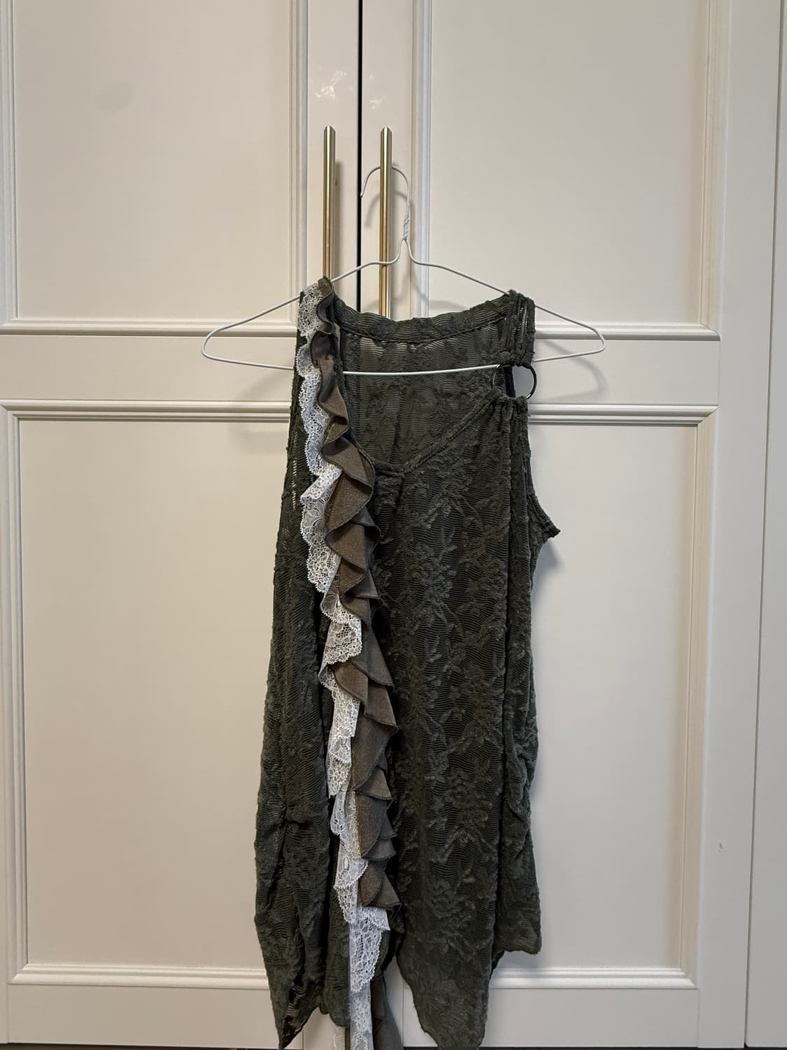 Doublepunch Ruffle Metal Top Khaki 상품이미지6