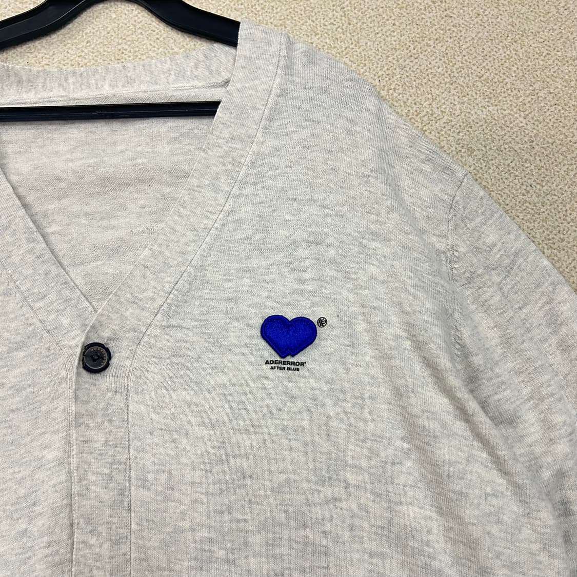 (A2) 아더에러 22SS 트윈하트 로고 가디건 오트밀 상품이미지4