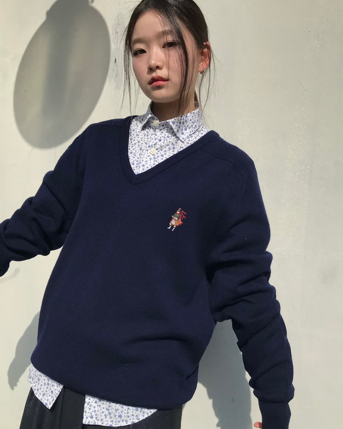 네이비 브이넥 니트 상품이미지4