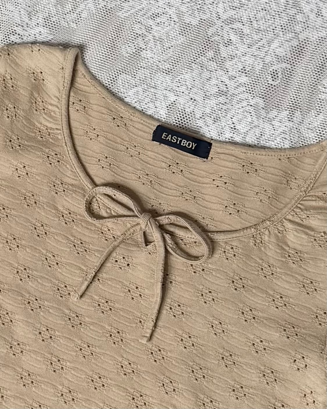 베이지 펀칭 리본 블라우스 상품이미지2