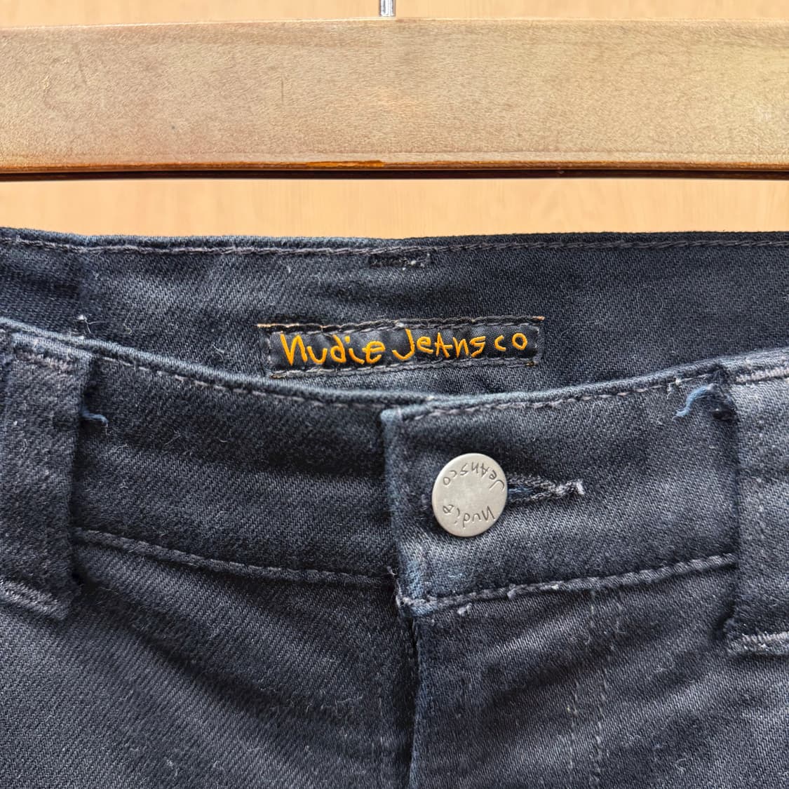 누디진 씬핀 데님 팬츠 5포켓 디테일 스키니핏 드라이 에버 블랙 상품이미지7