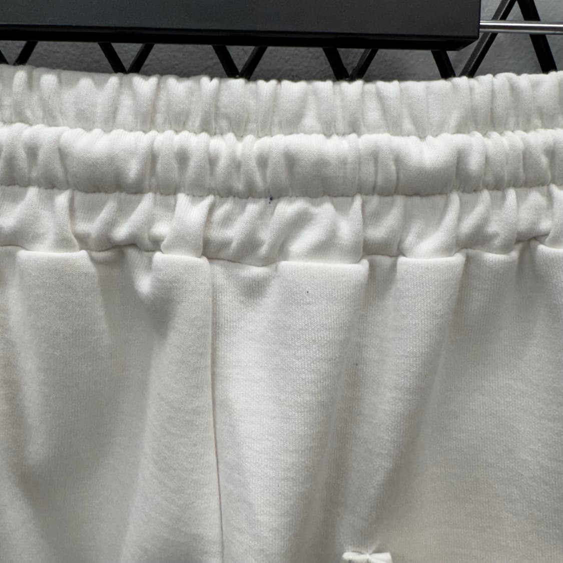 마뗑킴 트레이닝 스웨트 조거 팬츠 전면 로고 포인트 화이트 상품이미지7