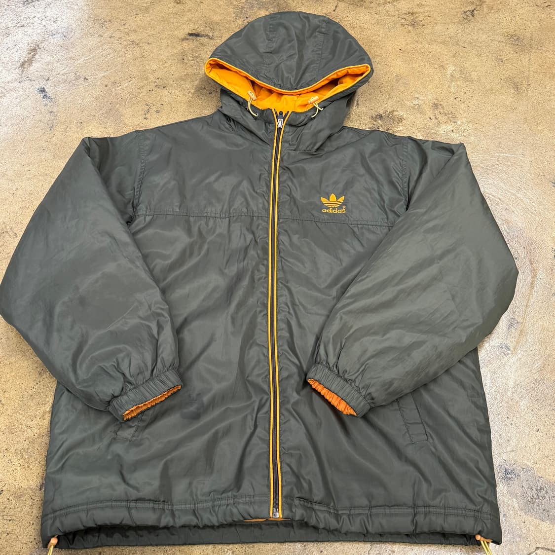 아디다스 카키 오렌지 숏패딩 95 상품이미지2