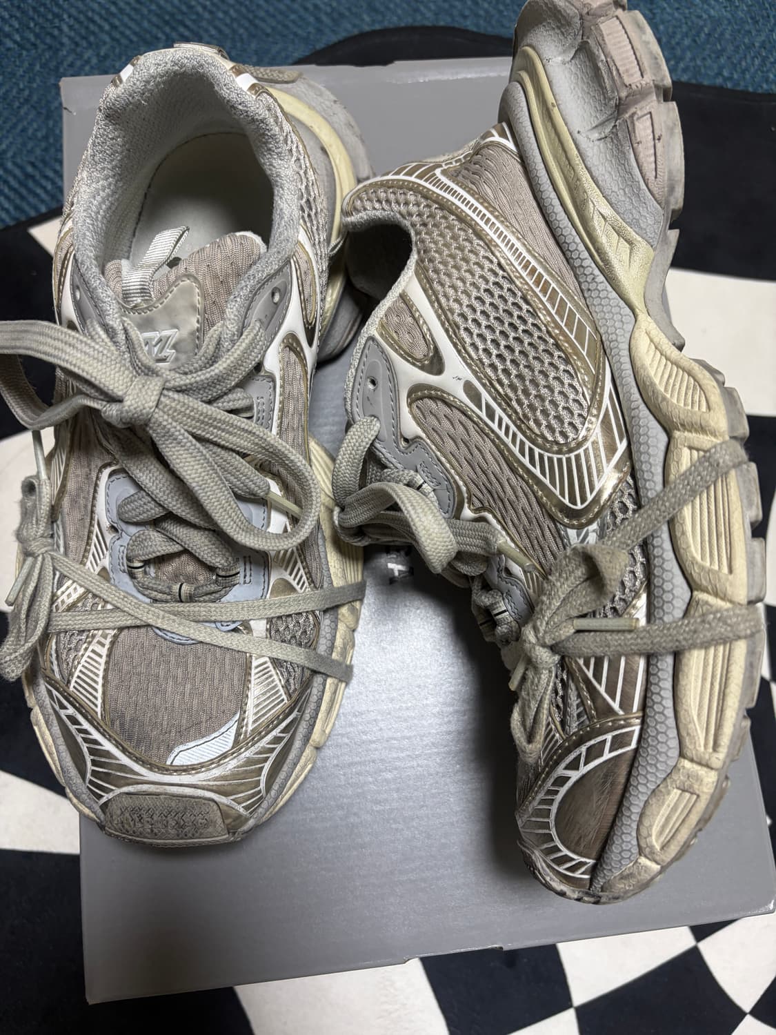 발렌시아가 3XL 에그쉘 42 상품이미지3