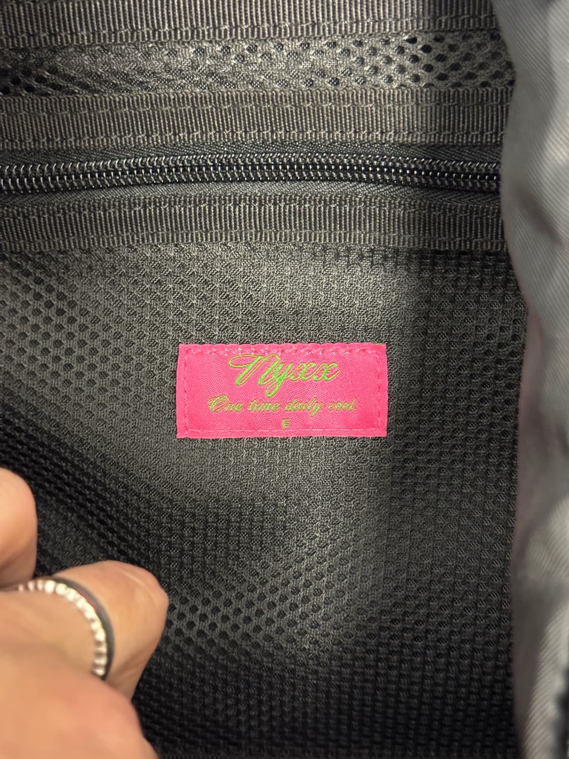 NYXX 자수 스냅 백팩 카키그레이 상품이미지6