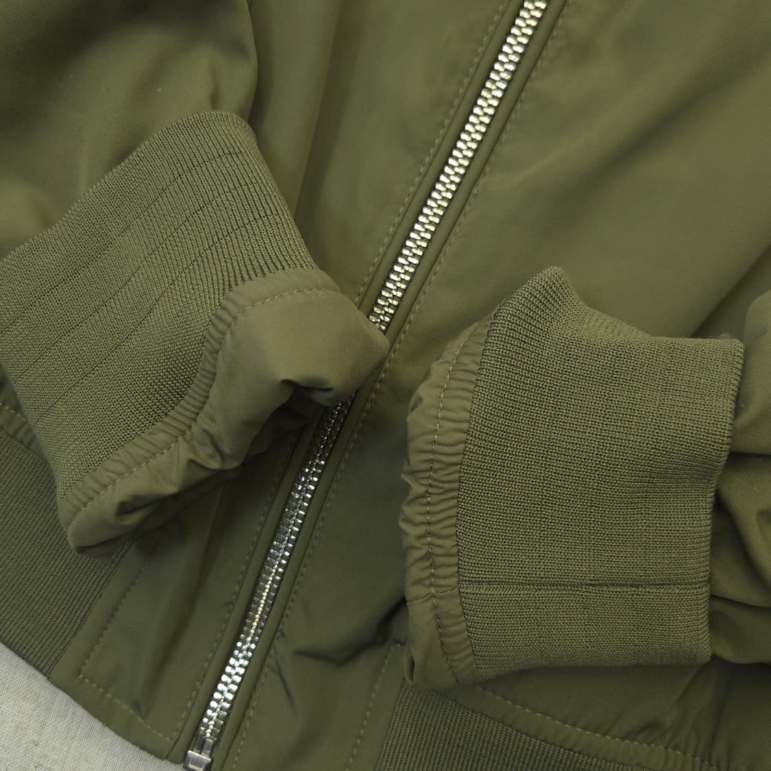 캘빈클라인 카키 봄버 자켓 xs 상품이미지4