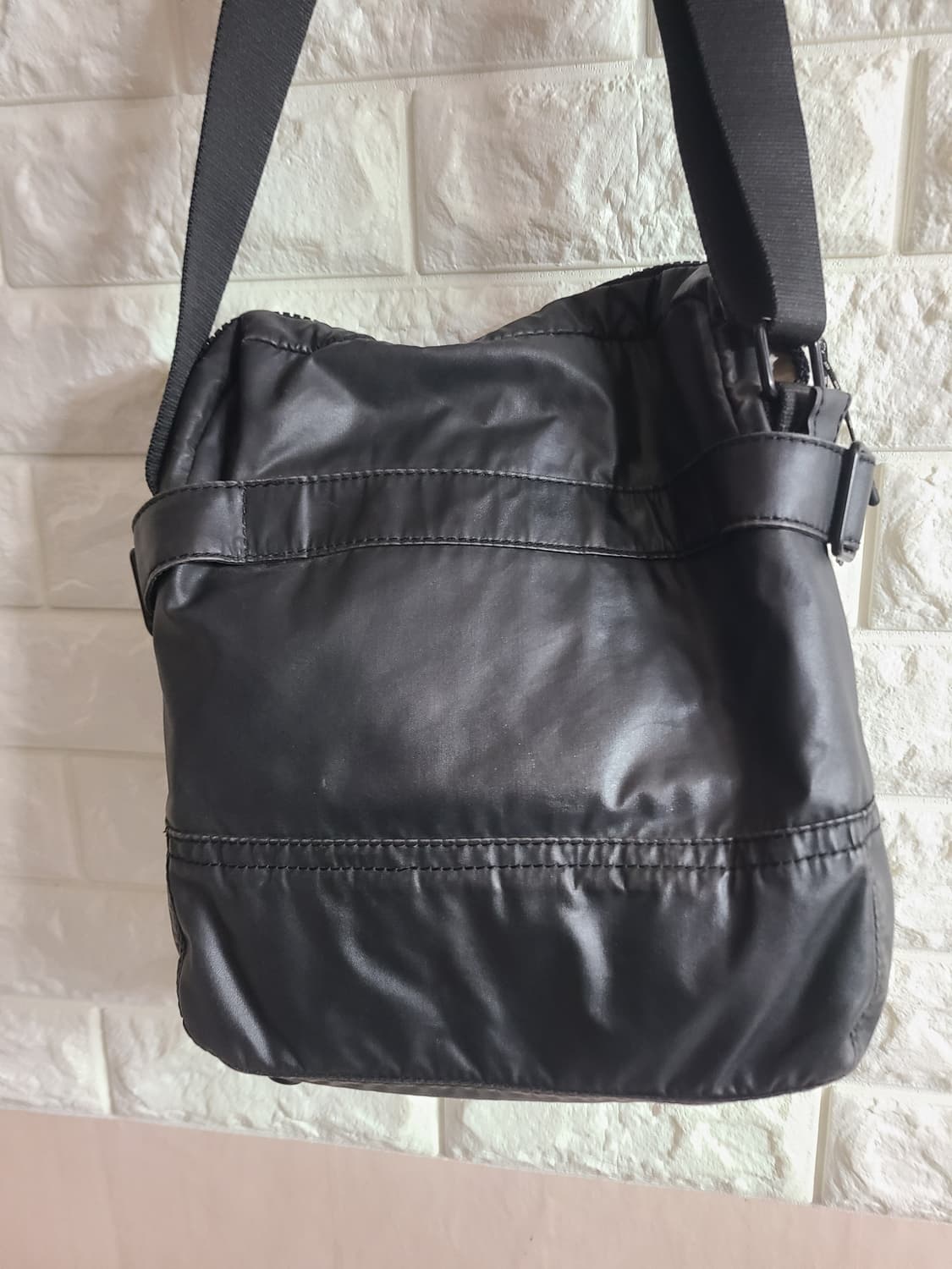 만다리나덕 크로스백 상품이미지5